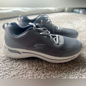Sketchers Go Walk ArchFit size 12